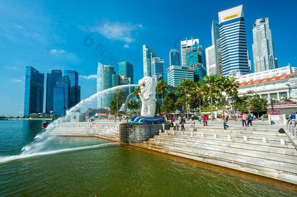 鱼尾狮喷泉和滨海湾金沙，新加坡.