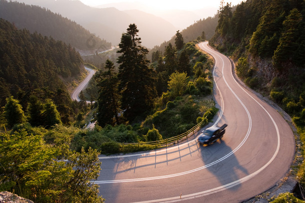 曲折的道路景观