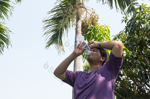  在<strong>太阳</strong>上中暑