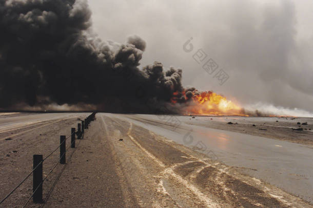 通过在字段中使用浮油，科威特燃烧的油井的路