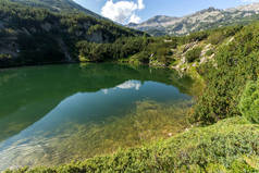 迷人的风景与眼睛湖, Pirin 山, 保加利亚