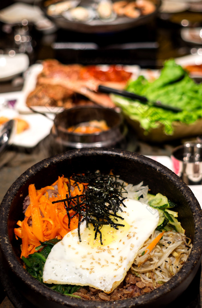 韩国料理石锅拌饭