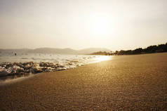 中国海南岛亚龙湾海滩热带海滩和海景美丽的日落