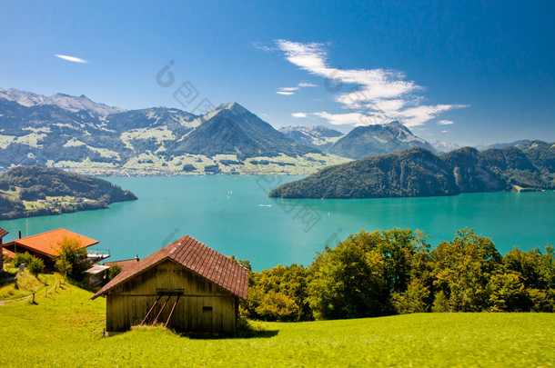 卢塞恩湖 （vierwaldstattersee） 和皮拉图斯山从 rigi，瑞士的阿尔卑斯山的美丽的景色