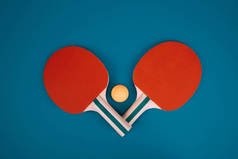 乒乓球或 ping pong 球拍.