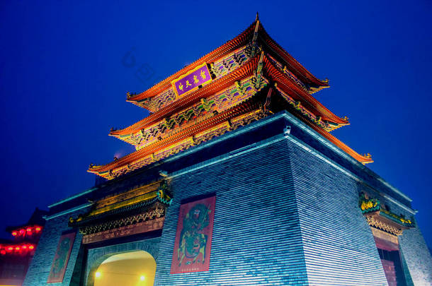  中国古代建筑的夜晚 