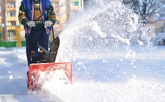 吹雪机在行动