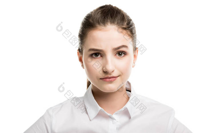 白种人少女穿着白衬衣图片-包图网企业站