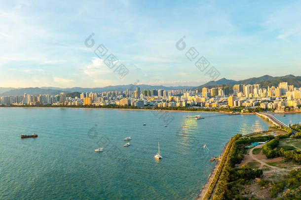 三亚城市夜景,从中国海南岛凤凰岛看