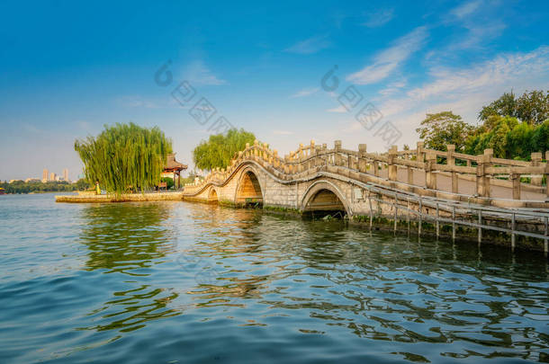 济南市大明湖公园古建筑景观