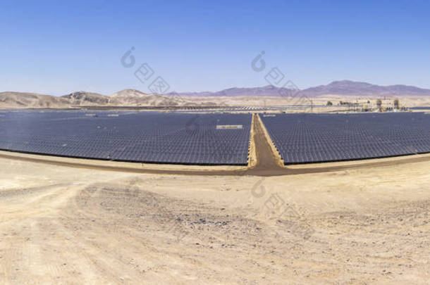 太阳能、清洁技术, 减少二氧化碳排放。最适合太阳能的地方是智利北部的阿塔卡马沙漠。利用太阳能用太阳等可再生资源生产清洁能源