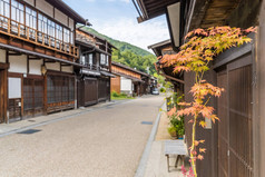  旧日本镇与传统的木结构建筑的看法。木曾谷，日本那莱补习后镇