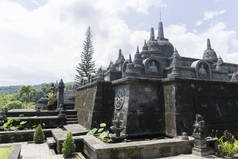 印度尼西亚巴厘岛，大约在 4 月 2016年。对阿贡的传统寺庙 Lempuyang 装载背景-巴厘岛符号。文化与建筑的亚洲人，印尼和巴厘岛风景