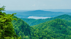 南卡罗莱纳州湖水力发电三峡北部山