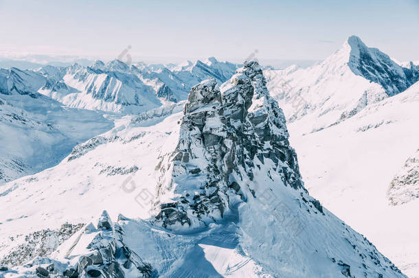 <strong>奥地利</strong> mayrhofen 滑雪区的美丽雪山山峰