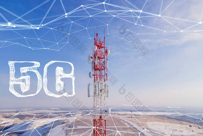 5G天线与5G技术与数字标题5G 。5G和4G网络电信塔，电信基站