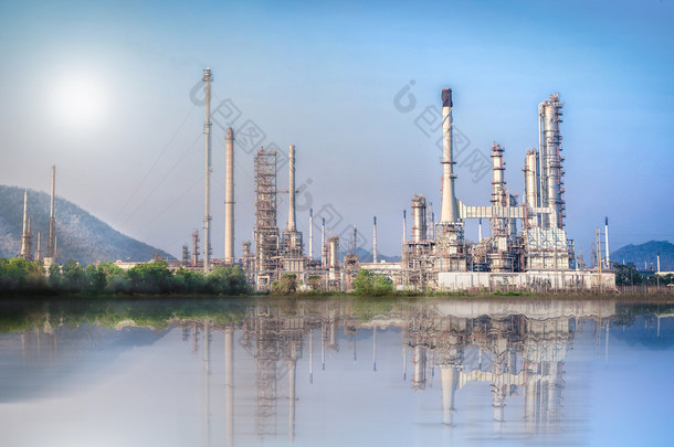 蓝天石油天然气精炼厂、炼油厂、蓝天工业厂房的工业背景