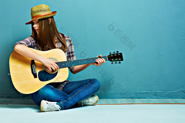 吉他的女孩