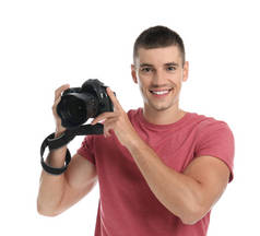 年轻摄影师与专业照相机在白色背景