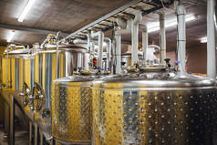 酿酒厂的手工啤酒酿造设备! 酒精饮料生产