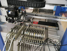 电子印制电路板装配中的机械装置