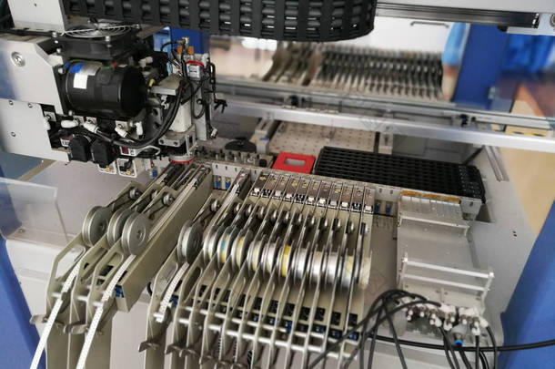 电子印制电路板装配中的机械装置