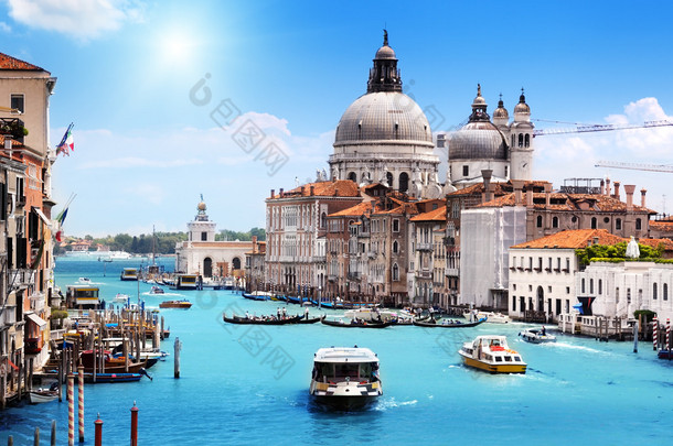 大运河和大教堂圣玛丽亚德拉<strong>礼炮</strong>，威尼斯，意大利