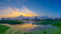 武汉城市日落和夏季的天际线风景