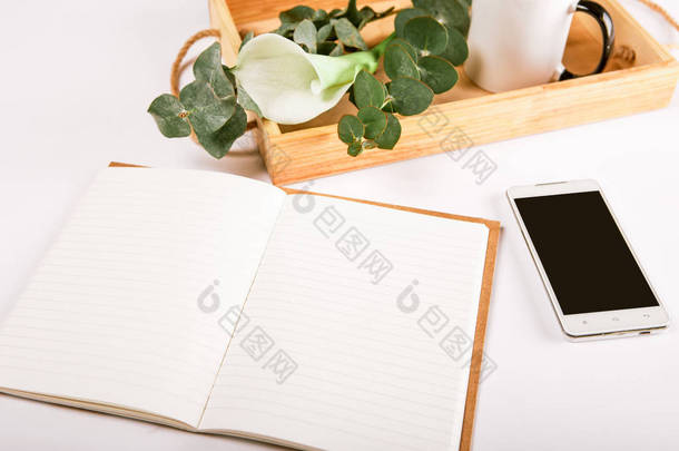 商务套装笔记本空白页电话杯咖啡 