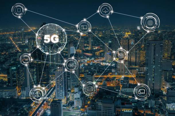 5g 技术与各种图标<strong>互联网</strong>的东西在特写镜头曼谷城市景观, 无线<strong>通信</strong>连接网络的概念.