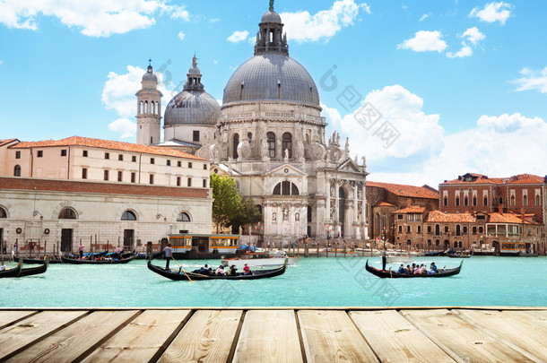 大教堂圣塔玛丽亚 · 德拉礼炮、 威尼斯、 意大利和木制冲浪