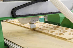 数控铣床。用于零件高质量铣削和雕刻表面的机器。铣削和雕刻机.