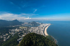 里约热内卢城市依帕内玛海滩、举行了一次礁湖和科尔科瓦多山的鸟瞰图