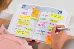 女人做办公室工作列表日记