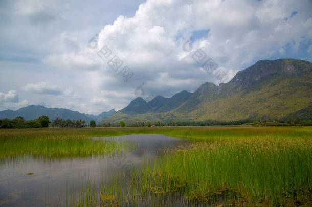 山景和大绿色湖泊, 山姆·罗伊尤特, 泰国.