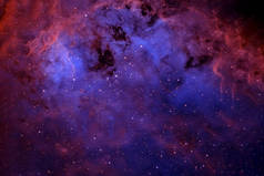 美丽的深空，蓝光和红光，星辰点缀。 这张照片是由美国国家航空航天局提供的