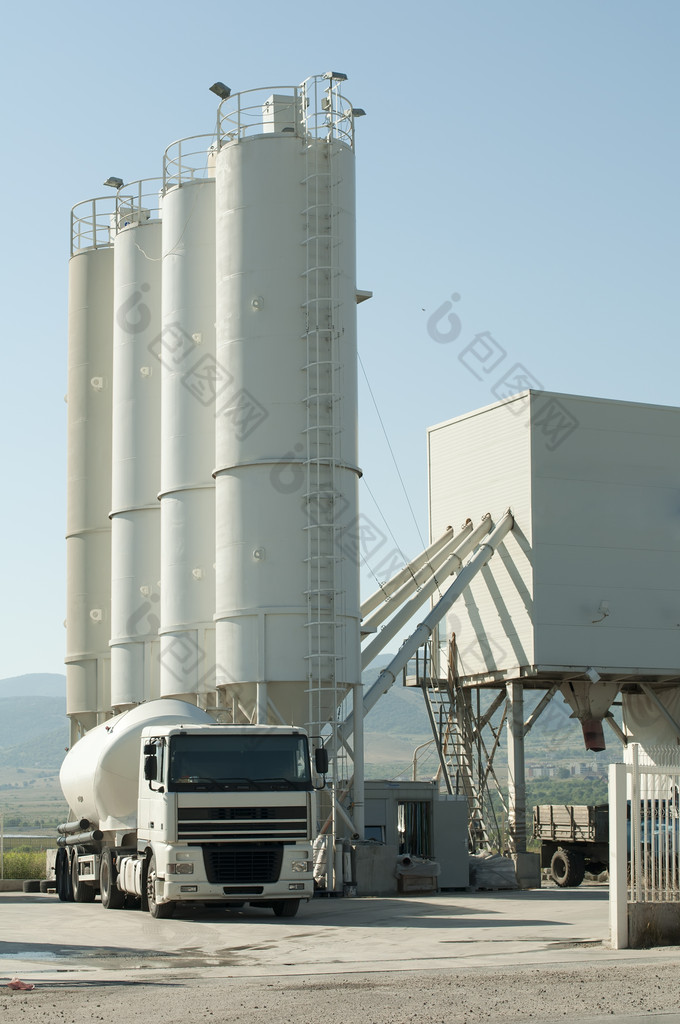 水泥厂和水泥装车