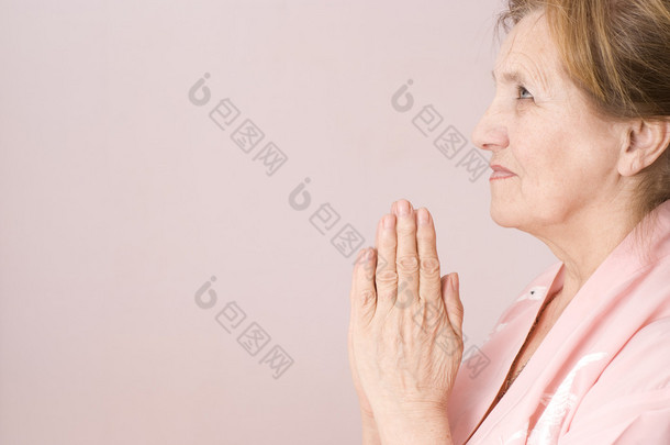 老妇祈祷