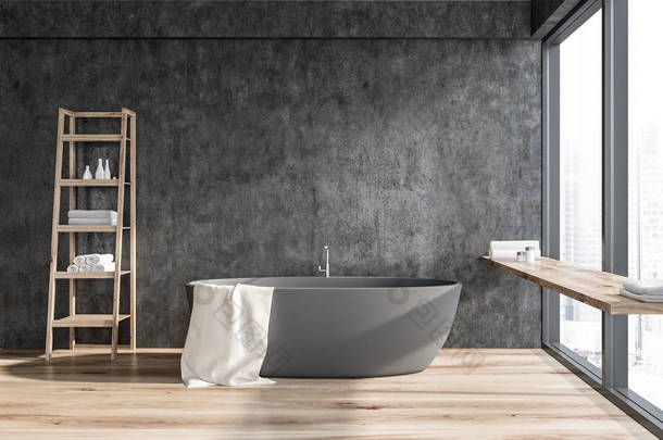 时尚的<strong>浴室</strong>设有灰色墙壁、木地板、灰色<strong>浴缸</strong>和白色毛巾, 木制架子上有毛巾和乳霜。大窗口。3d 渲染