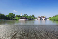 扬州，中国著名的薄薄的西湖公园