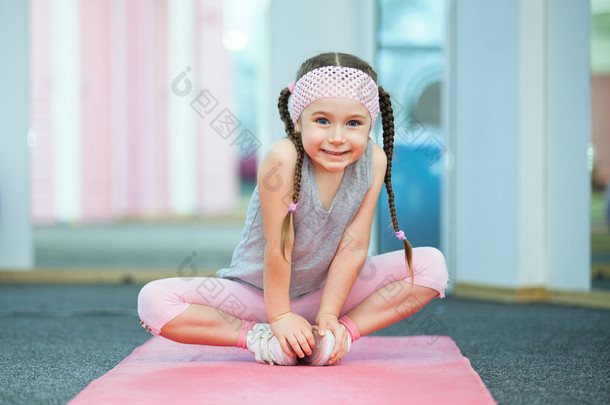 孩子做健身运动