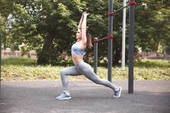 健身运动妇女训练户外运动装.