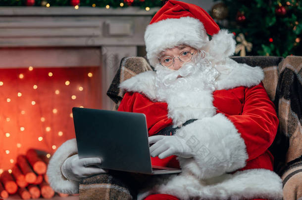 <strong>圣诞老人</strong>使用的便携式计算机