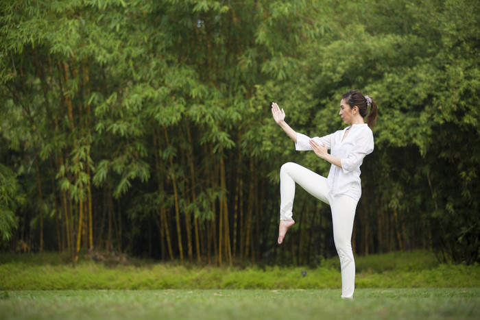 亚洲女人练太极 太极拳