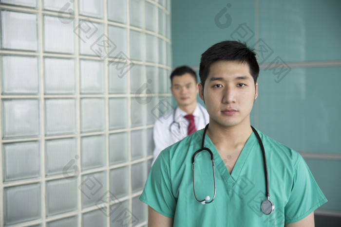 中国医生穿医院制服图片-包图网企业站