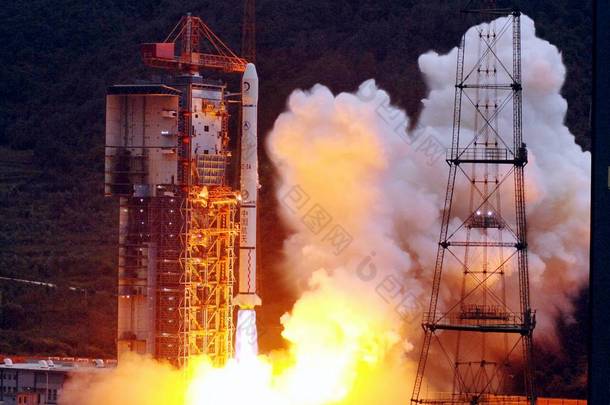 2007年10月24日，一枚运载变月月卫星的长征<strong>火箭</strong>Cz-3a在中国西南四川省西昌卫星发射中心发射升空