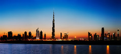 迪拜的天际线黄昏