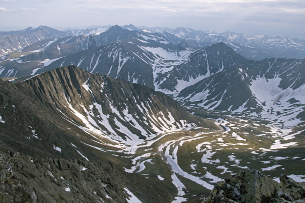 高山，高山