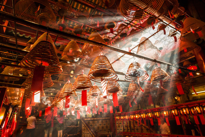 绞死佛教寺庙香火图片-包图网企业站