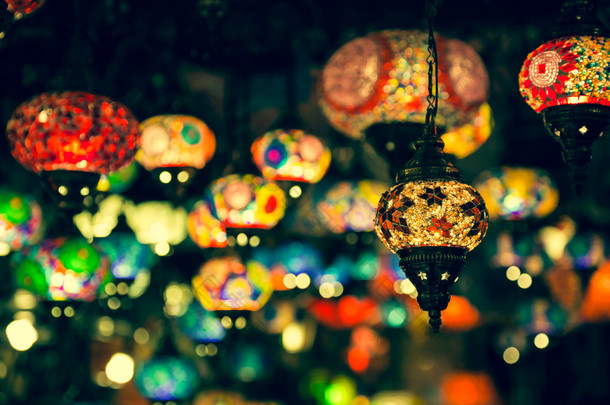 阿拉伯语的灯和灯笼在马拉喀什举行，摩洛哥